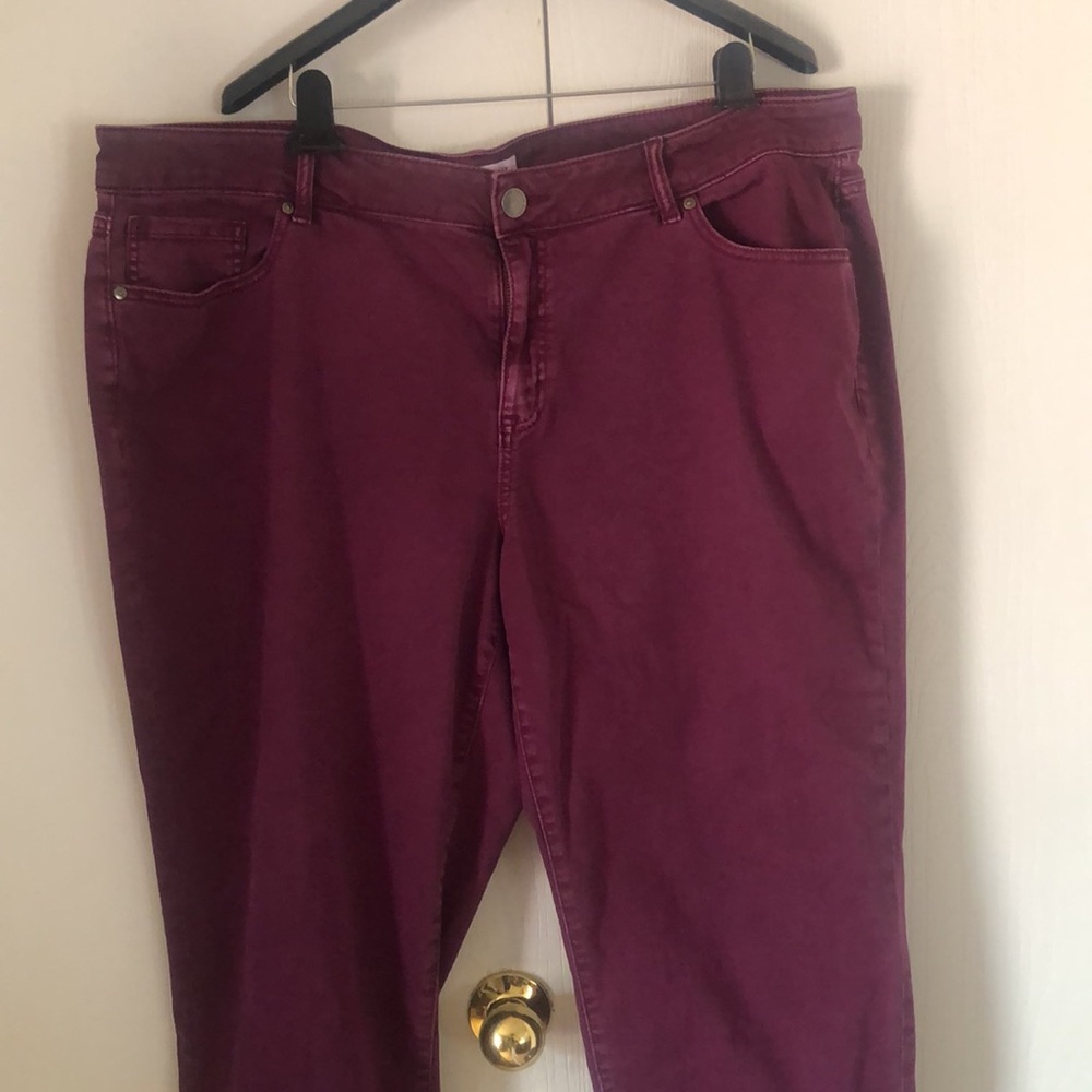 Woman’s Burgundy fall CroppedLane Bryant pants Mid- rise stretch girlfriend crop